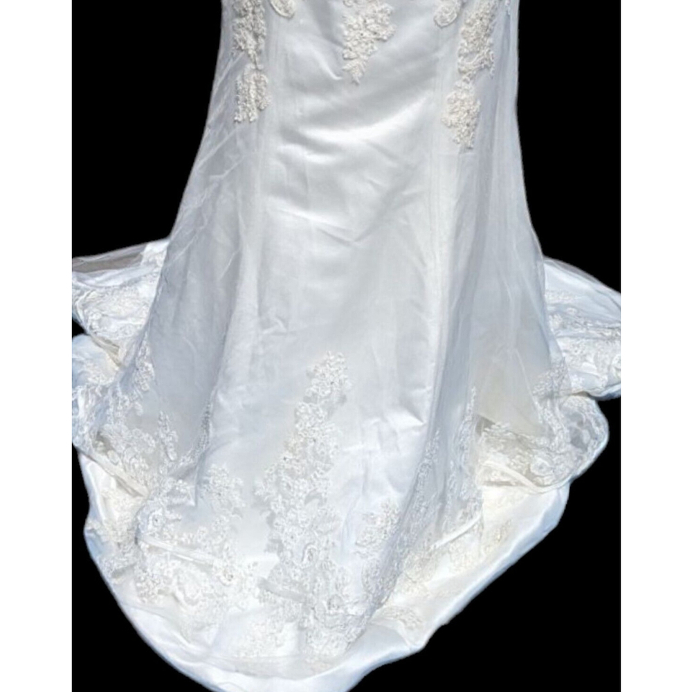 Mon Cheri Bridal Gown Beaded Sleeveless Strapless Train size 12 - Picture 3 of 12